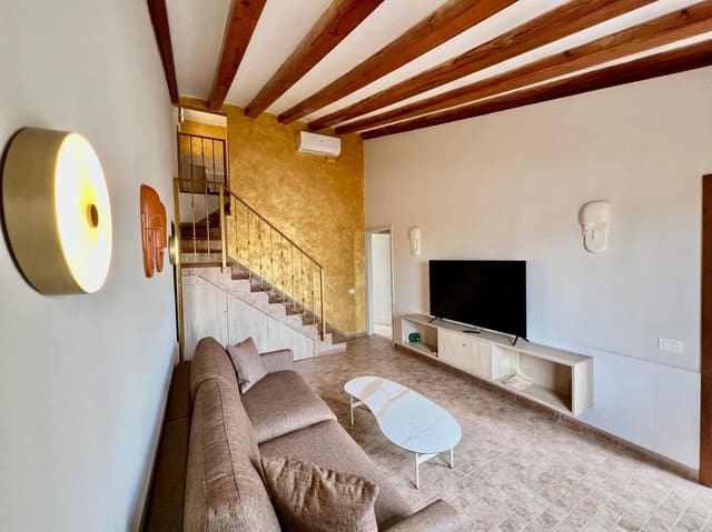 2 slaapkamer Rijtjeshuis te koop in Playa del Inglés, San Bartolomé de Tirajana met zwembad - € 350.000 (Ref: 9674178)