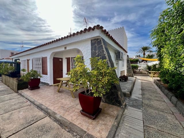 2 slaapkamer Rijtjeshuis te koop in Playa del Inglés, San Bartolomé de Tirajana met zwembad - € 350.000 (Ref: 9674178)