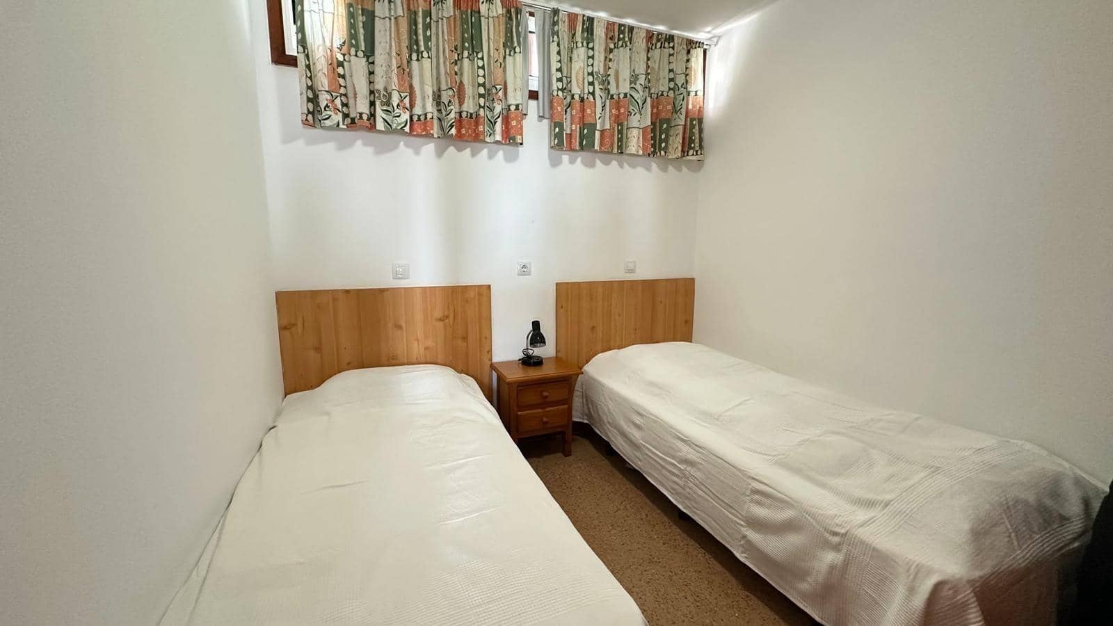 2 slaapkamer Appartement te koop in Playa del Ingles met zwembad - € 295.000 (Ref: 9674179)