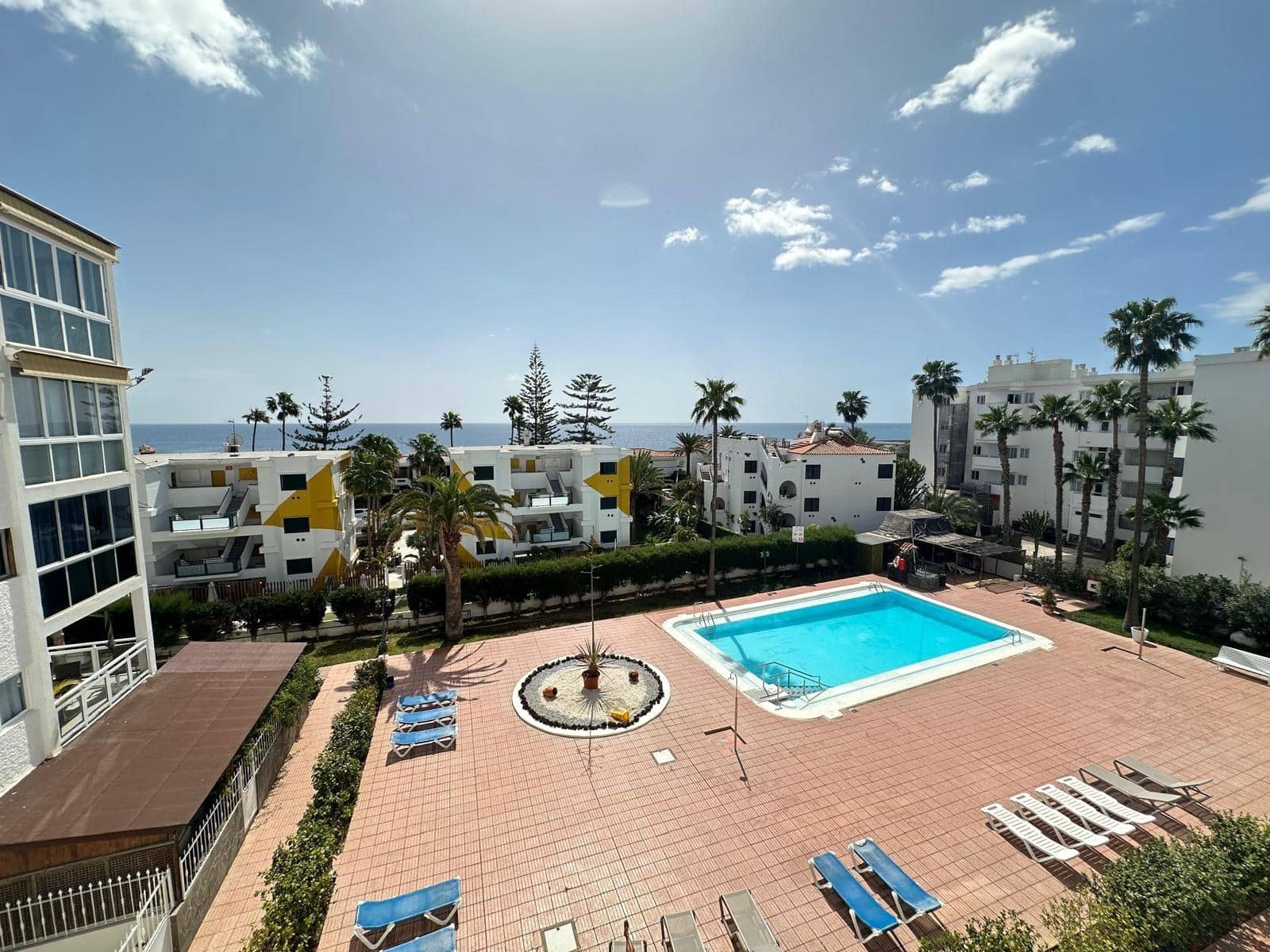 2 slaapkamer Appartement te koop in Playa del Ingles met zwembad - € 295.000 (Ref: 9674179)