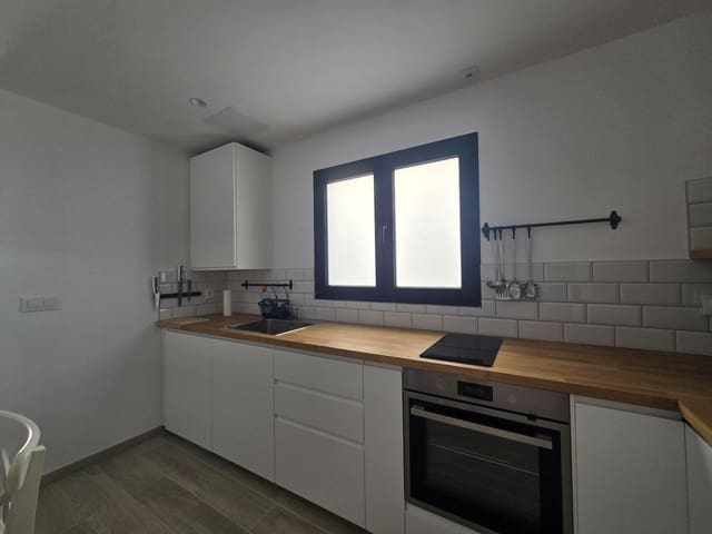 2 slaapkamer Appartement te huur in Arguineguín, Mogán met zwembad garage - € 1.500 (Ref: 9686387)