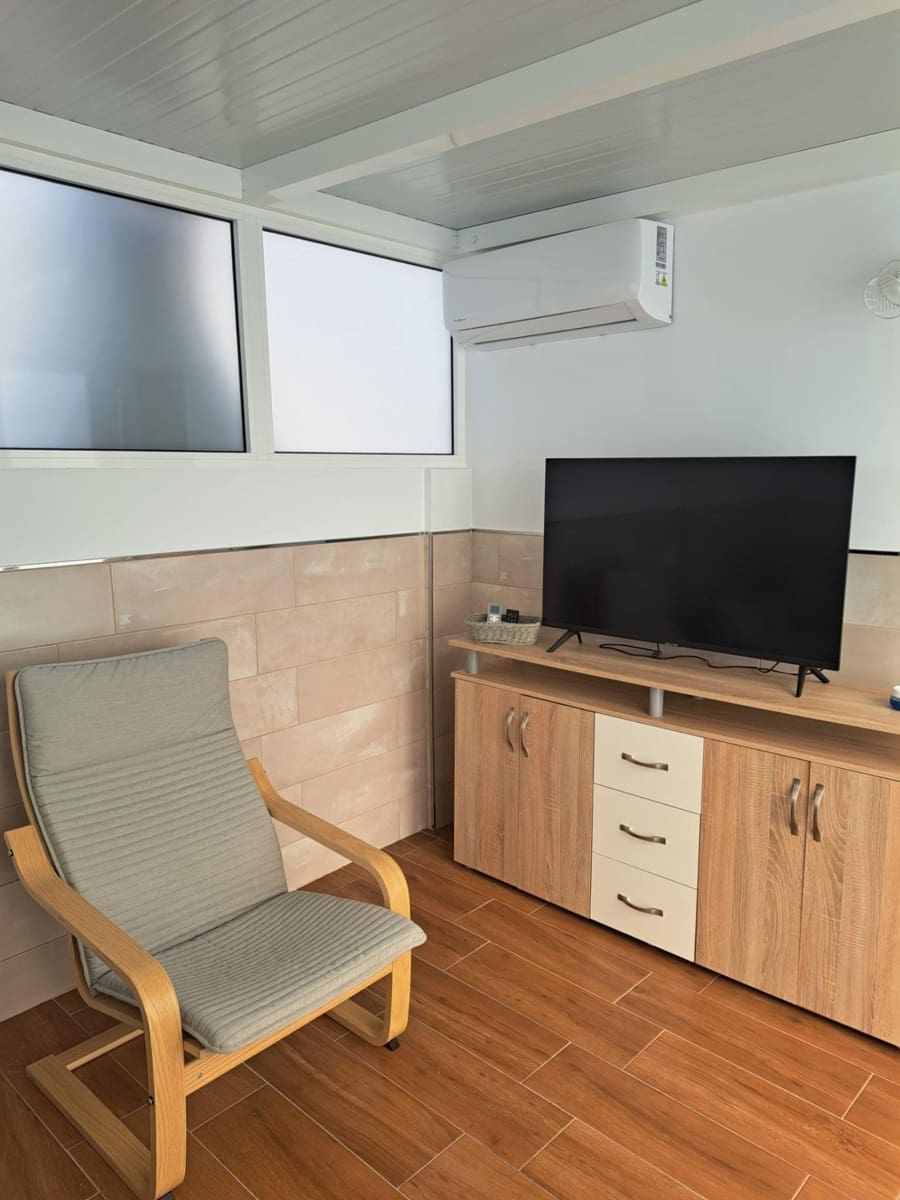 2 quarto Bungalow para arrendar em Playa del Ingles com piscina - 1 400 € (Ref: 9695303)