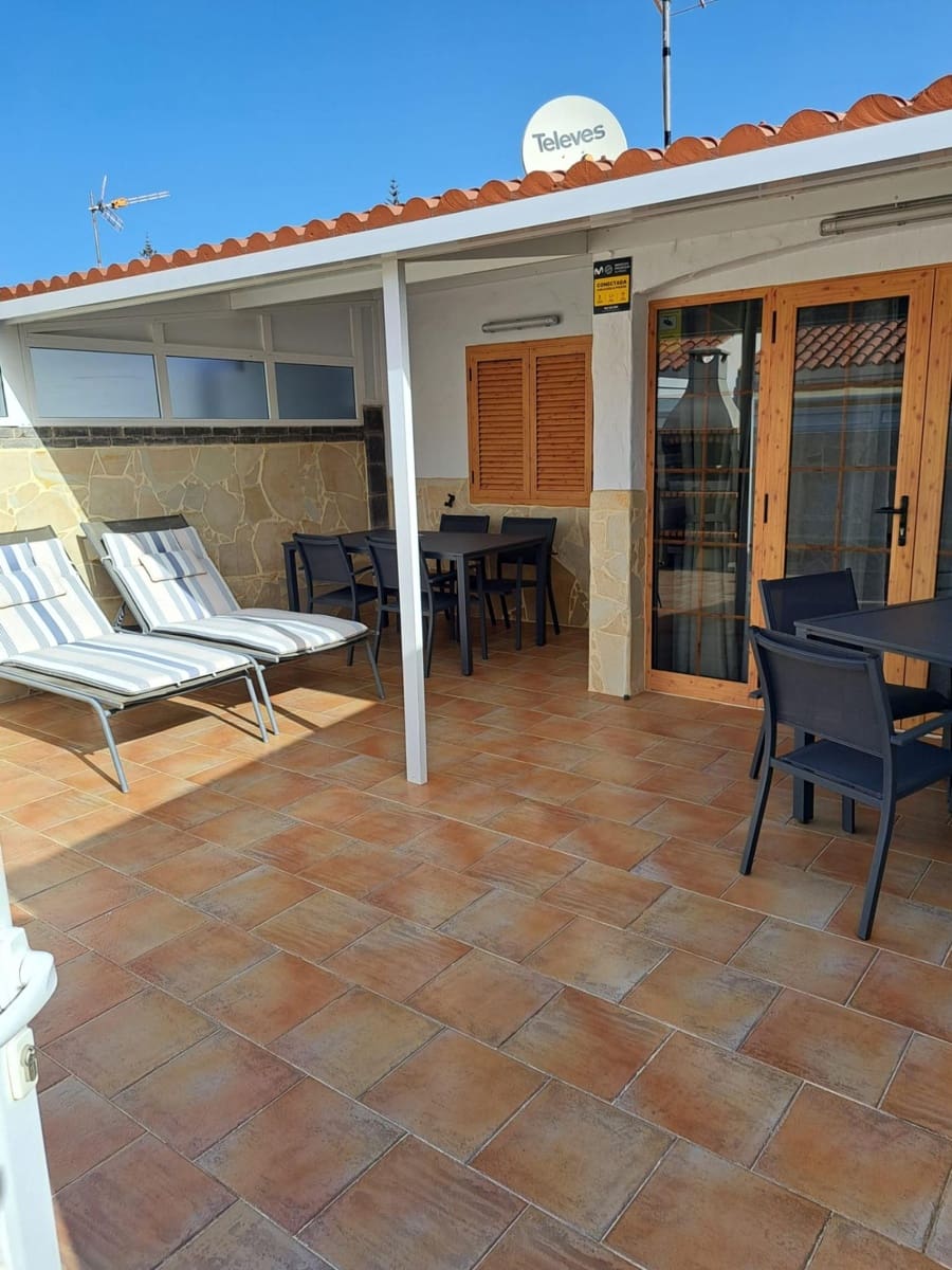 2 makuuhuone Bungalow vuokrattavana paikassa Playa del Ingles mukana uima-altaan - 1 400 € (Ref: 9695303)