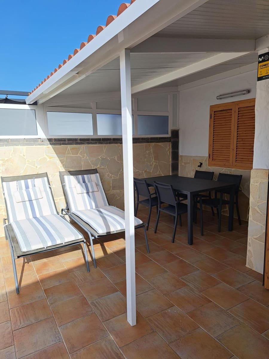 2 makuuhuone Bungalow vuokrattavana paikassa Playa del Ingles mukana uima-altaan - 1 400 € (Ref: 9695303)