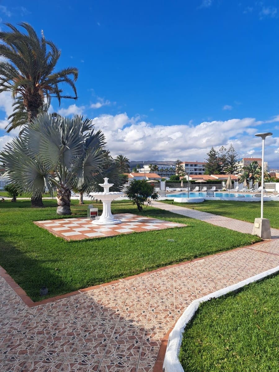 2 makuuhuone Bungalow vuokrattavana paikassa Playa del Ingles mukana uima-altaan - 1 400 € (Ref: 9695303)