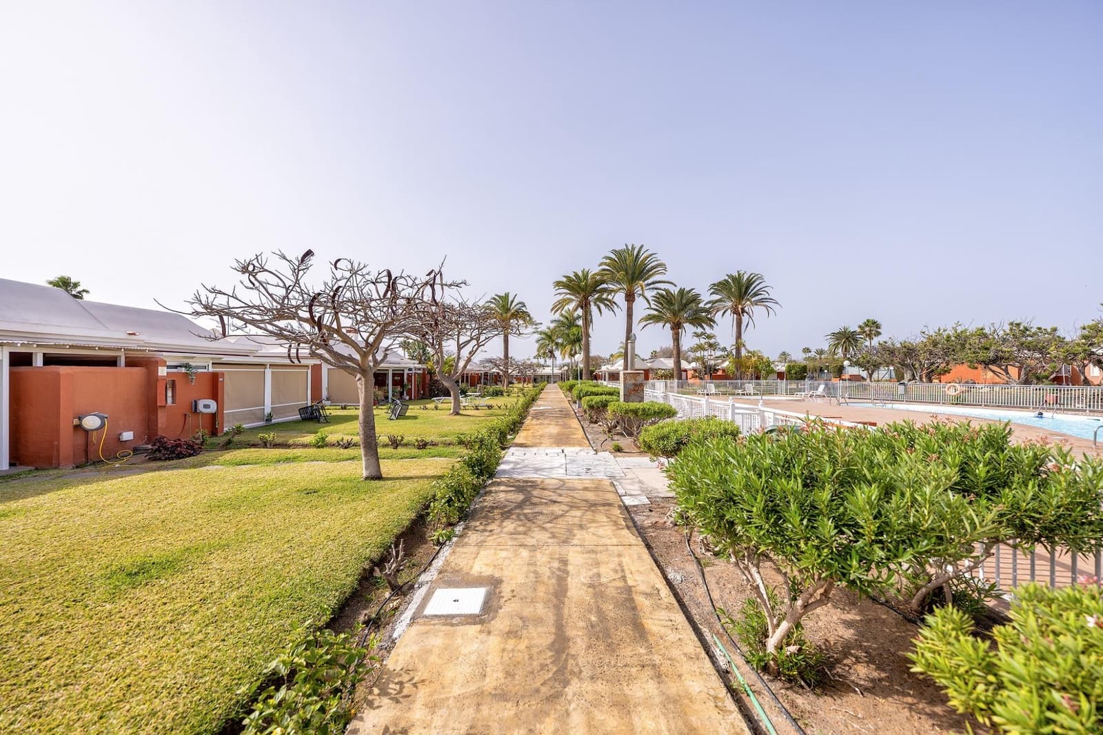 2 bedroom Bungalow for sale in Campo Internacional with pool - € 480,000 (Ref: 9695304)