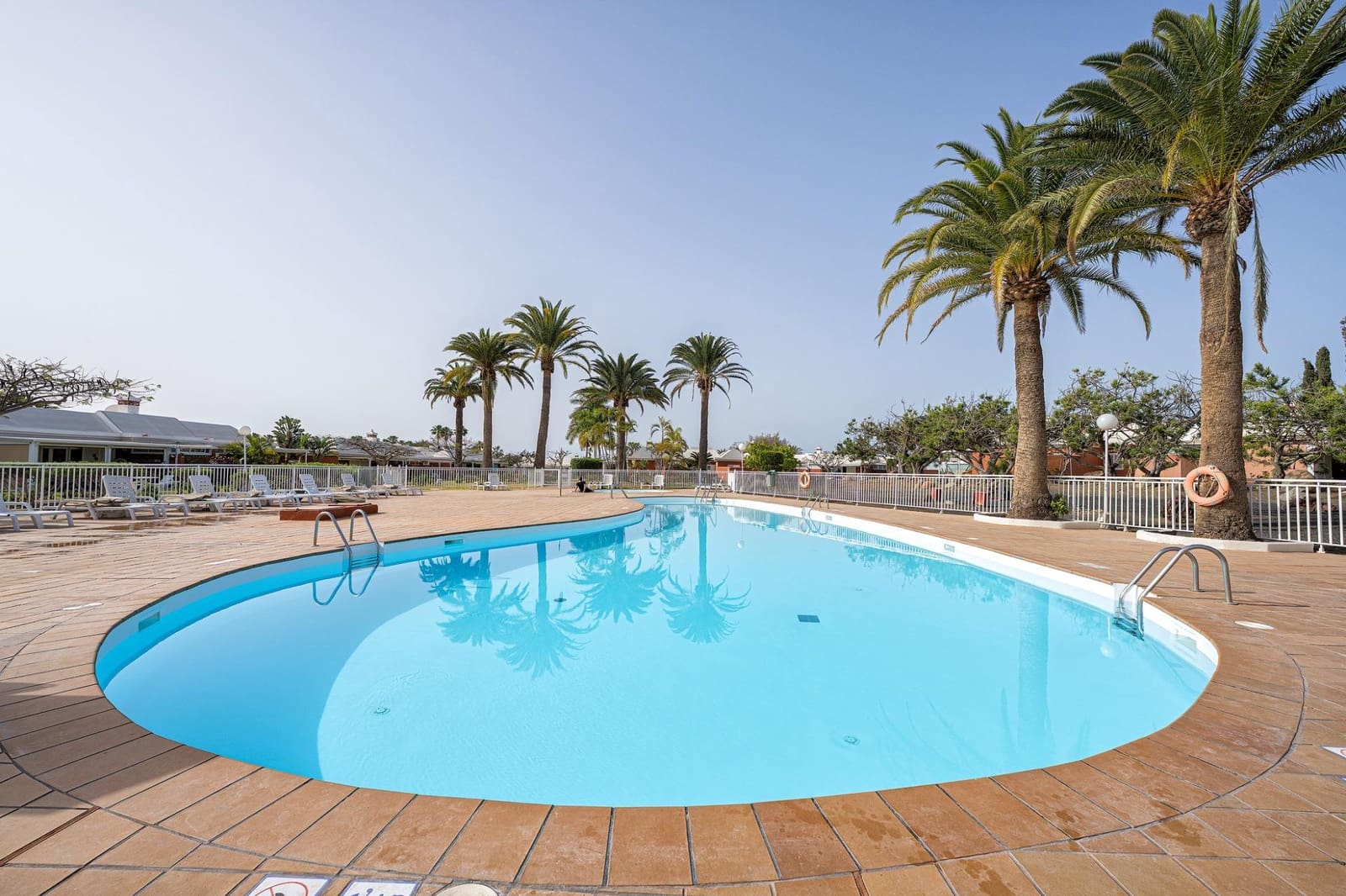 2 bedroom Bungalow for sale in Campo Internacional with pool - € 480,000 (Ref: 9695304)