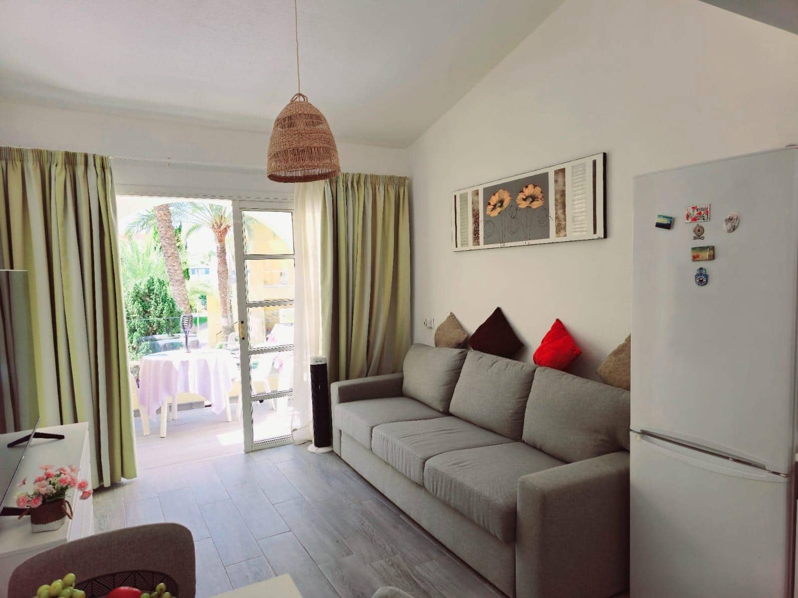 Apartamento de 1 habitación en San Bartolomé de Tirajana en alquiler - 1.100 € (Ref: 9721666)