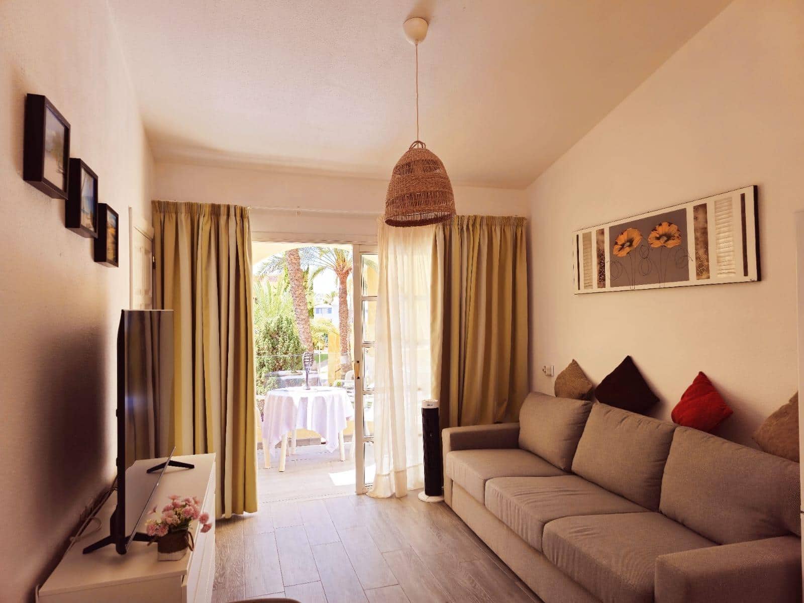 Apartamento de 1 habitación en San Bartolomé de Tirajana en alquiler - 1.100 € (Ref: 9721666)