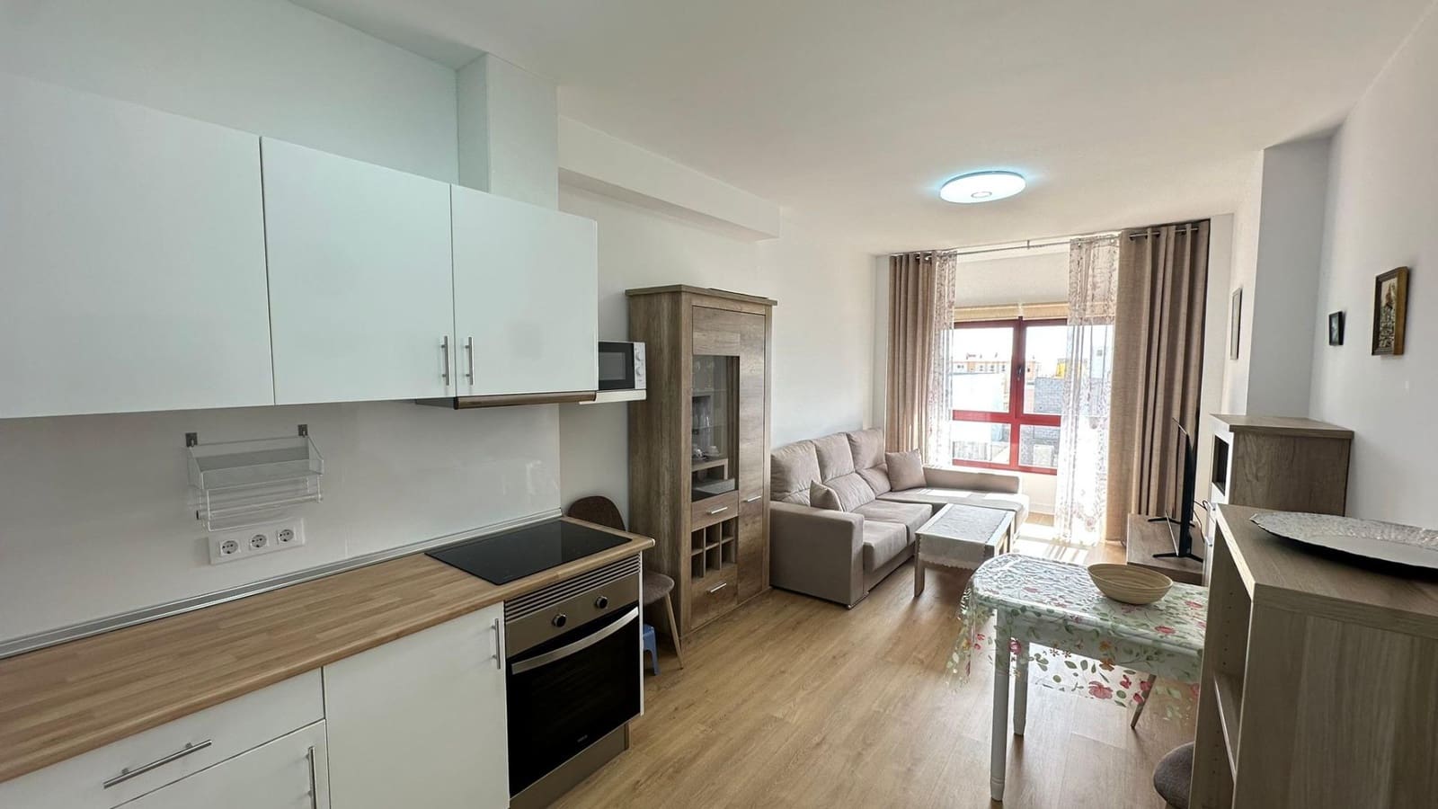 1 slaapkamer Flat te huur in Santa Lucia de Tirajana - € 950 (Ref: 9721667)