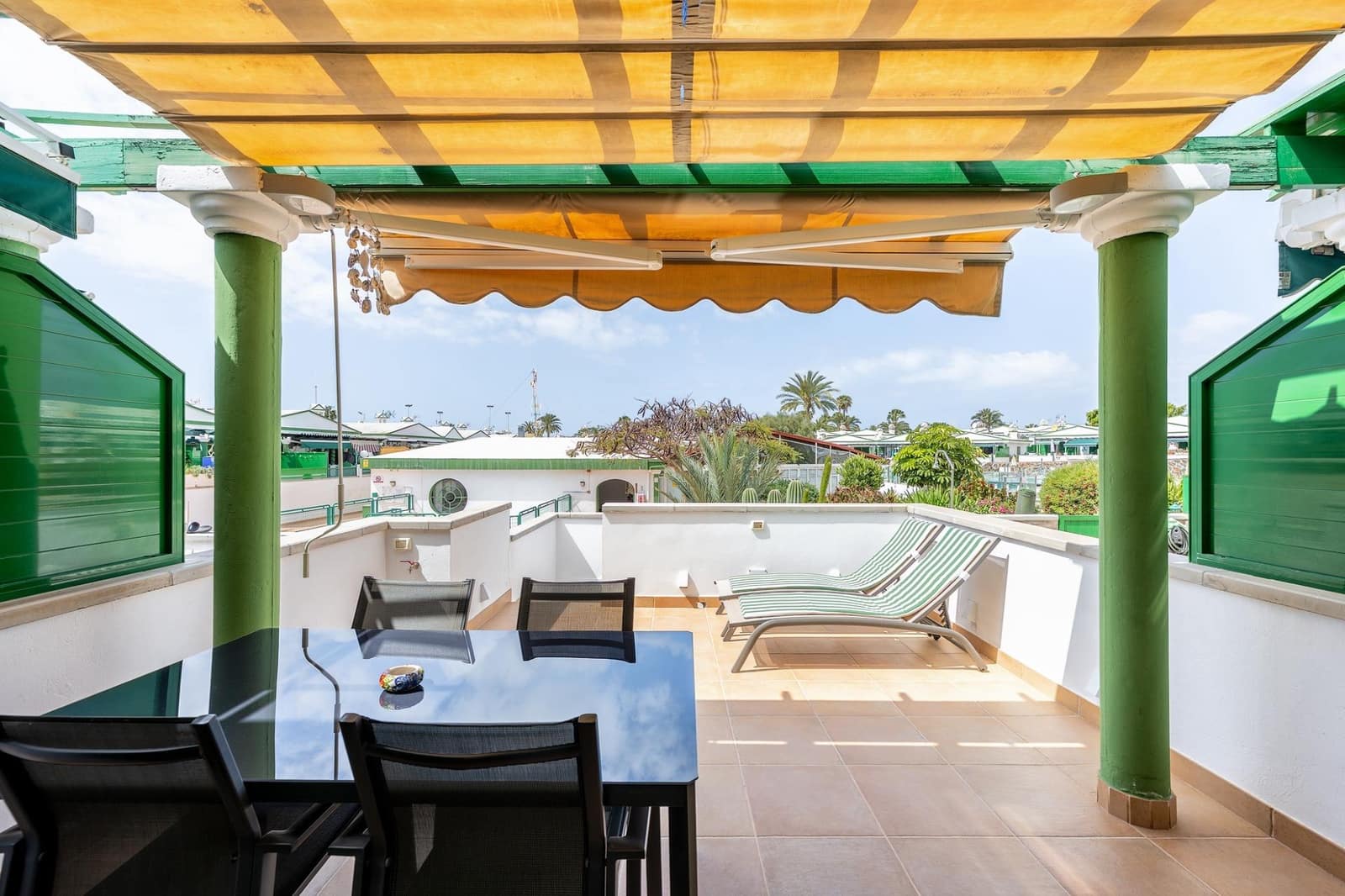 2 makuuhuone Bungalow myytävänä paikassa Maspalomas mukana uima-altaan - 319 000 € (Ref: 9758938)