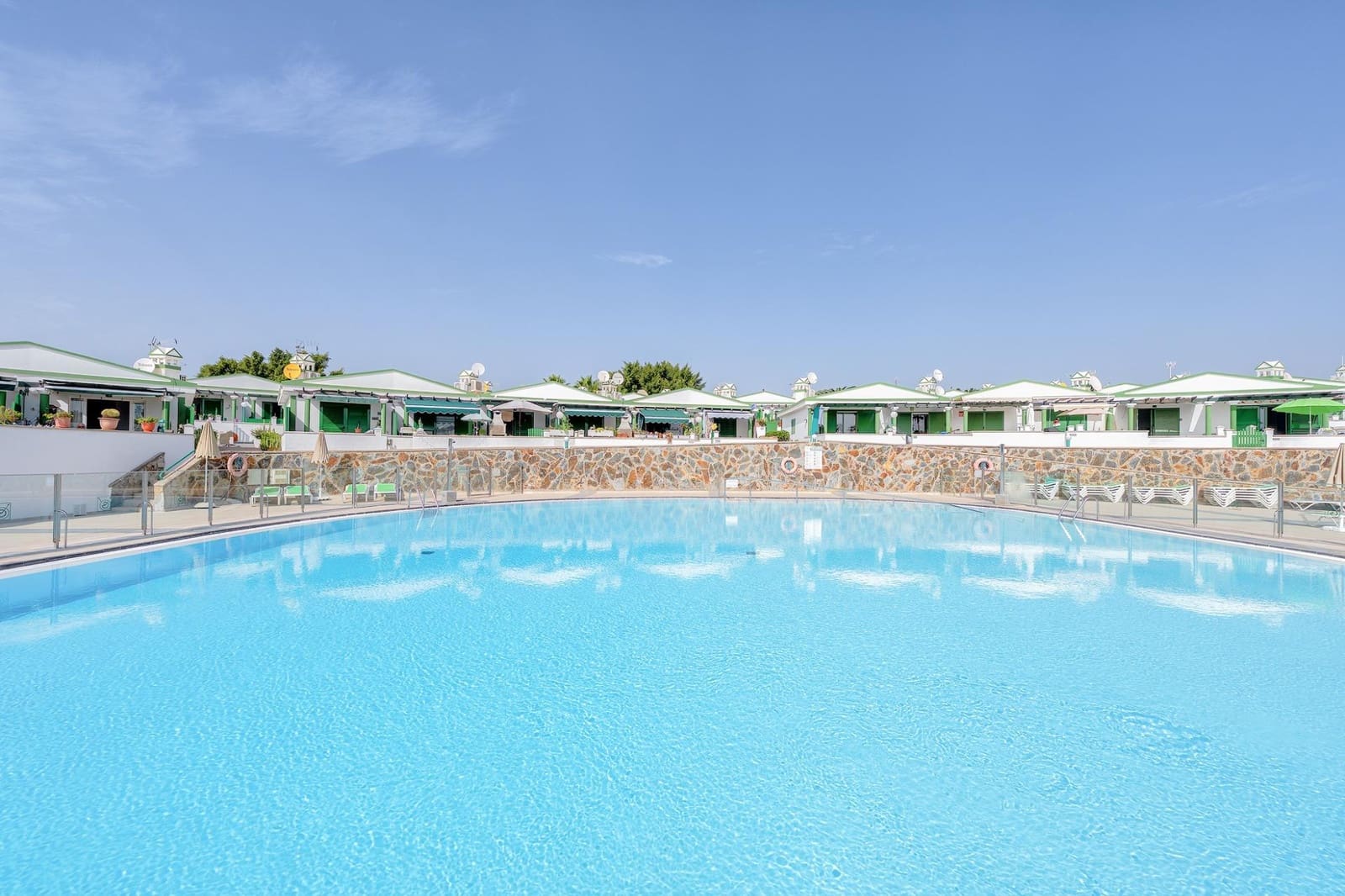 2 makuuhuone Bungalow myytävänä paikassa Maspalomas mukana uima-altaan - 319 000 € (Ref: 9758938)