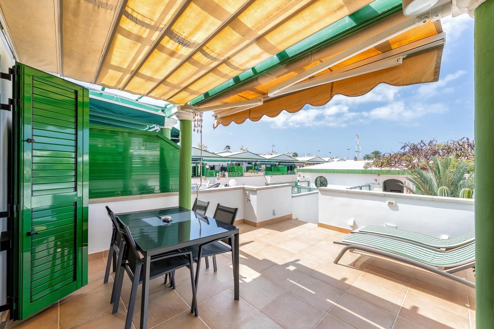 2 makuuhuone Bungalow myytävänä paikassa Maspalomas mukana uima-altaan - 319 000 € (Ref: 9758938)