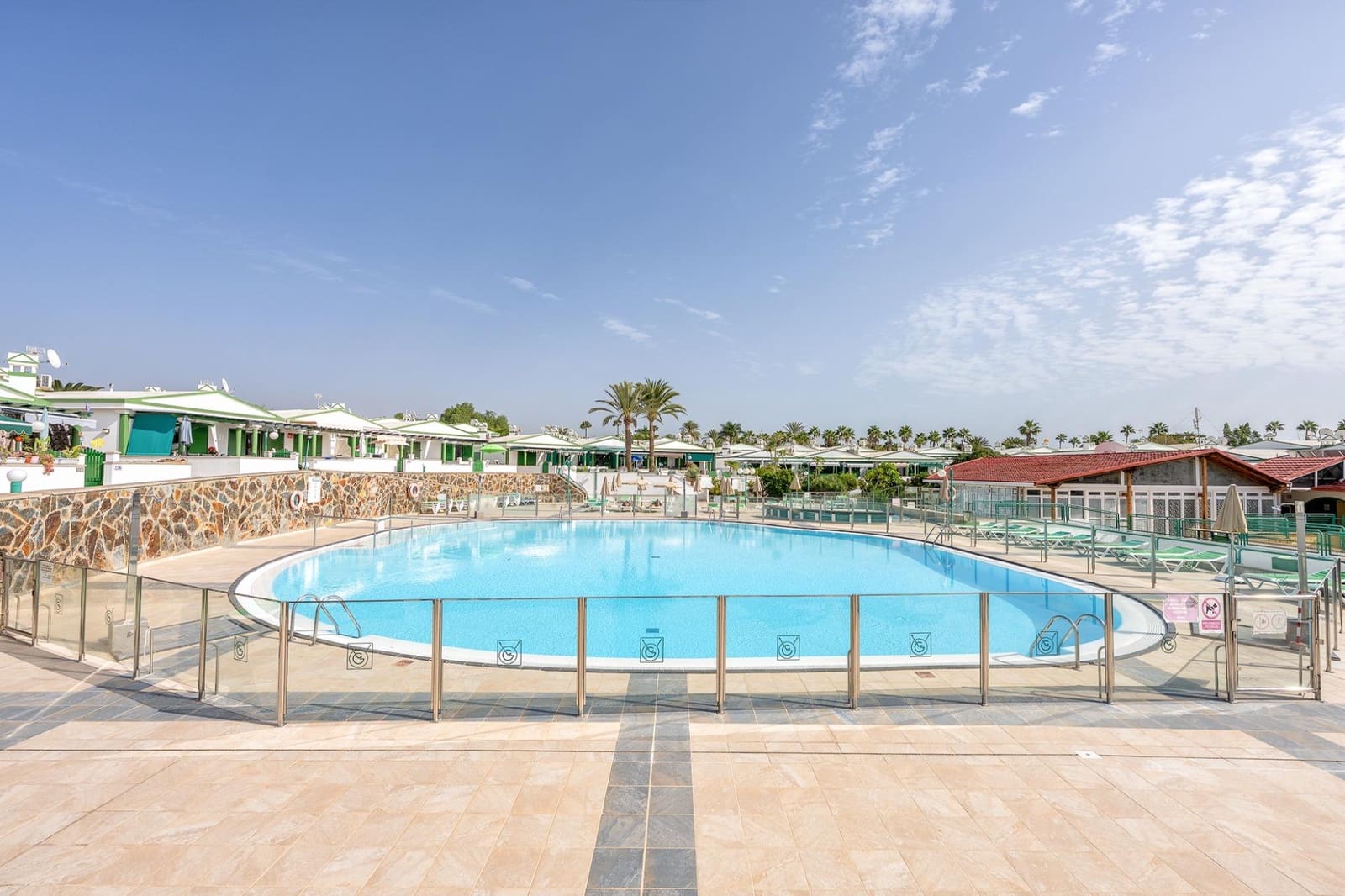 2 makuuhuone Bungalow myytävänä paikassa Maspalomas mukana uima-altaan - 319 000 € (Ref: 9758938)