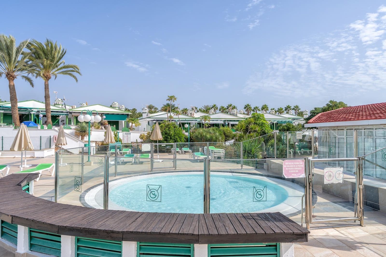 2 makuuhuone Bungalow myytävänä paikassa Maspalomas mukana uima-altaan - 319 000 € (Ref: 9758938)