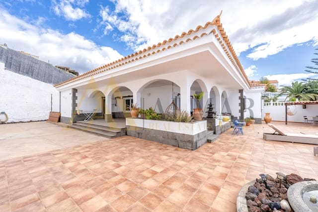 4 slaapkamer Villa te koop in El Salobre, San Bartolomé de Tirajana met zwembad garage - € 1.500.000 (Ref: 9778089)