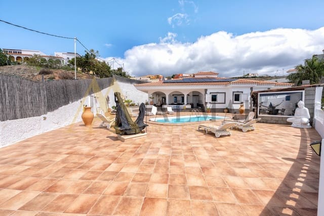 4 slaapkamer Villa te koop in El Salobre, San Bartolomé de Tirajana met zwembad garage - € 1.500.000 (Ref: 9778089)