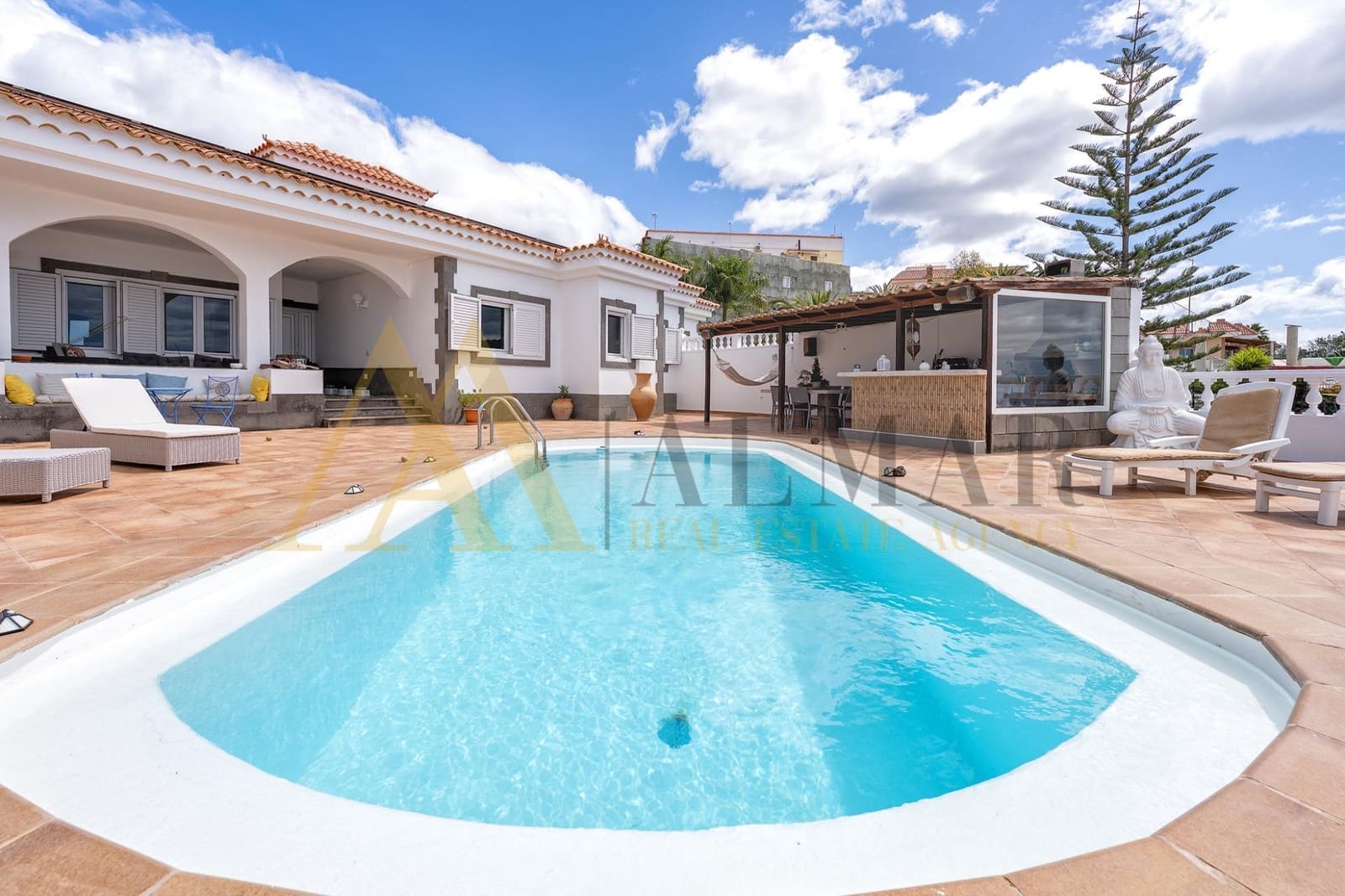 4 slaapkamer Villa te koop in El Salobre met zwembad garage - € 1.500.000 (Ref: 9778089)