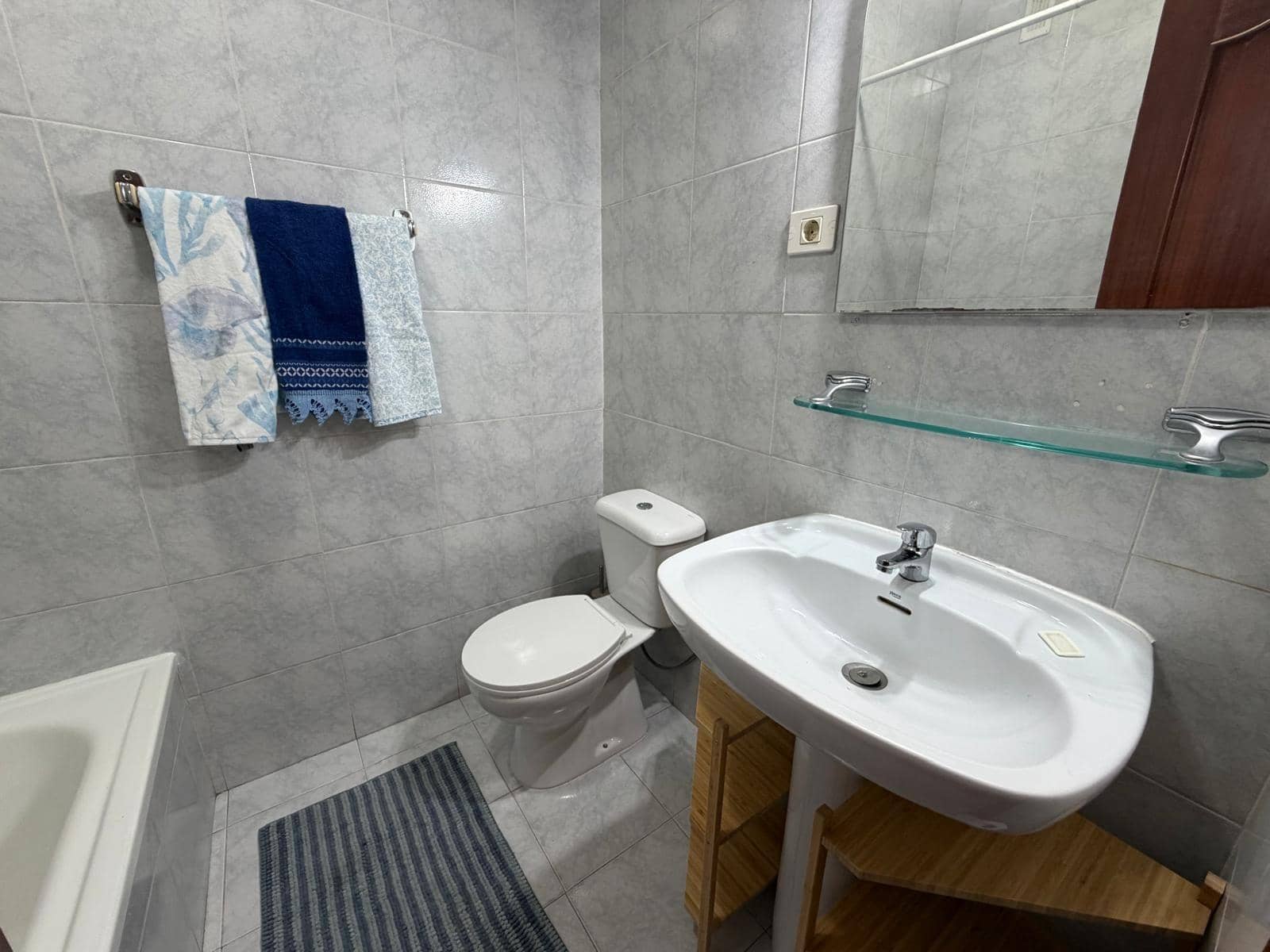 2 makuuhuone Huoneisto vuokrattavana paikassa Playa del Ingles mukana uima-altaan - 1 400 € (Ref: 9783602)