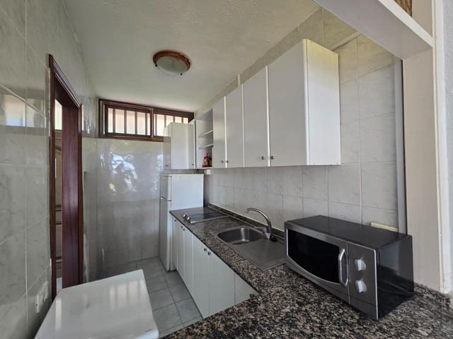 2 slaapkamer Appartement te huur in Playa del Inglés, San Bartolomé de Tirajana met zwembad - € 1.400 (Ref: 9783602)