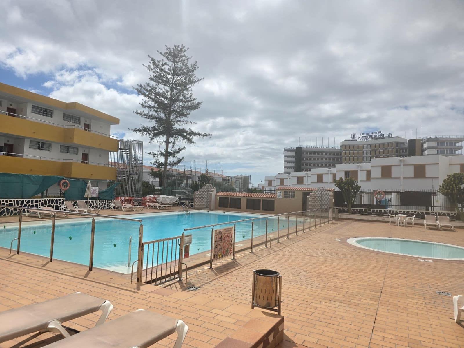 2 bedroom Apartment for rent in Playa del Ingles with pool - € 1,400 (Ref: 9783602)