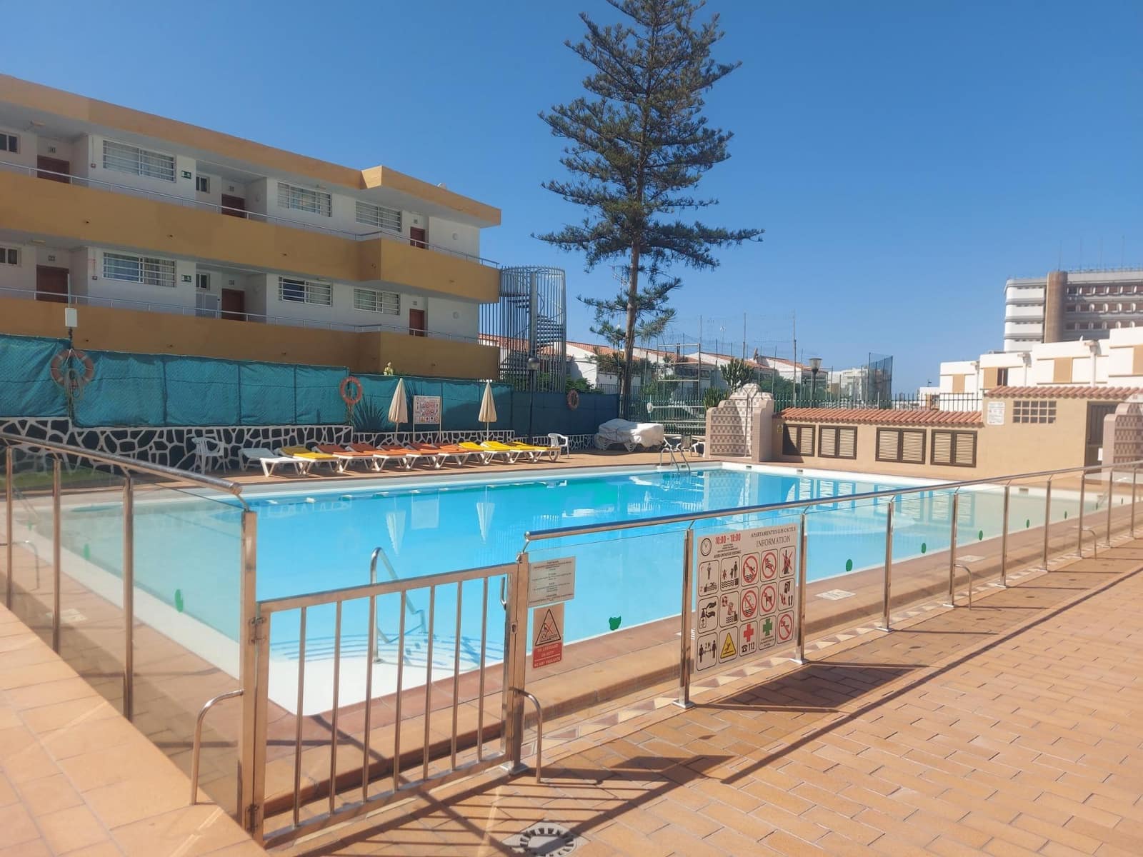 2 bedroom Apartment for rent in Playa del Ingles with pool - € 1,400 (Ref: 9783602)