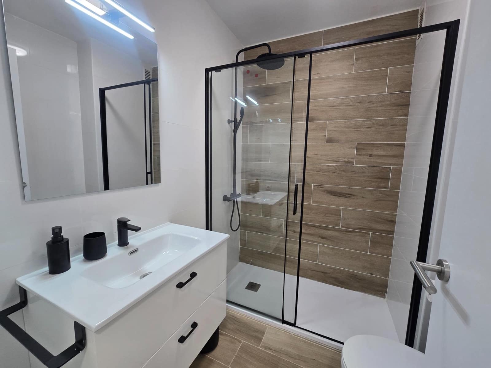 1 makuuhuone Yksiö vuokrattavana paikassa Playa del Ingles mukana uima-altaan - 1 200 € (Ref: 9800627)