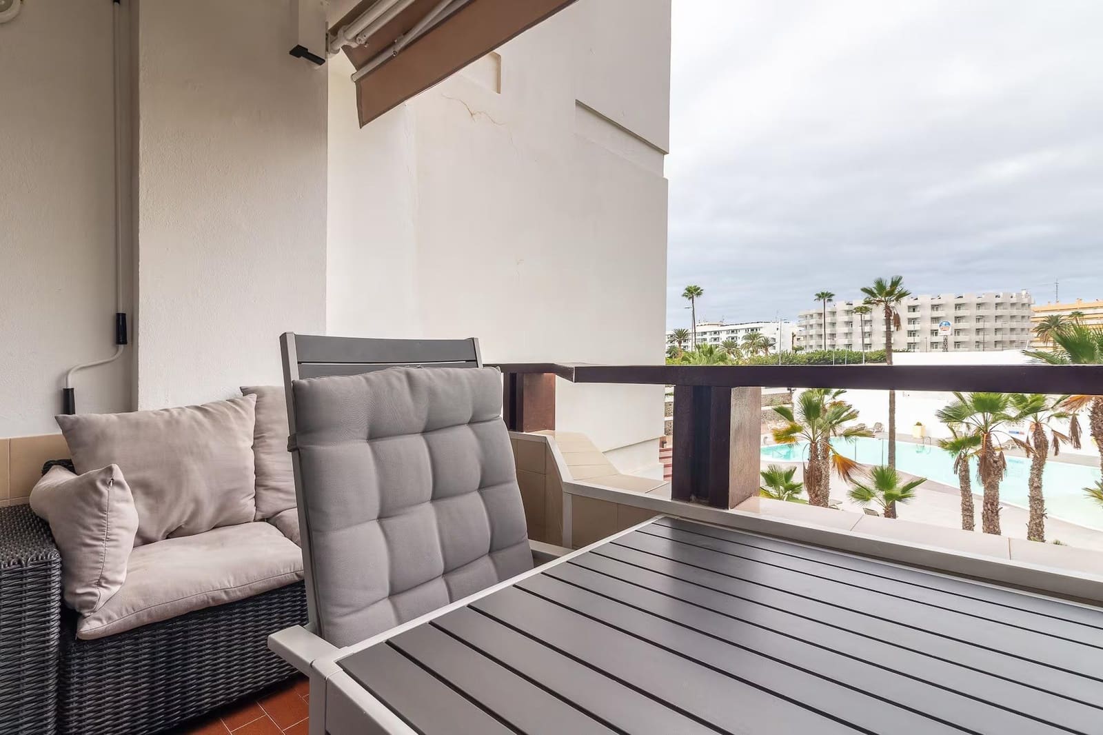 Apartamento de 2 habitaciones en Playa del Inglés en venta con piscina garaje - 260.000 € (Ref: 9818185)