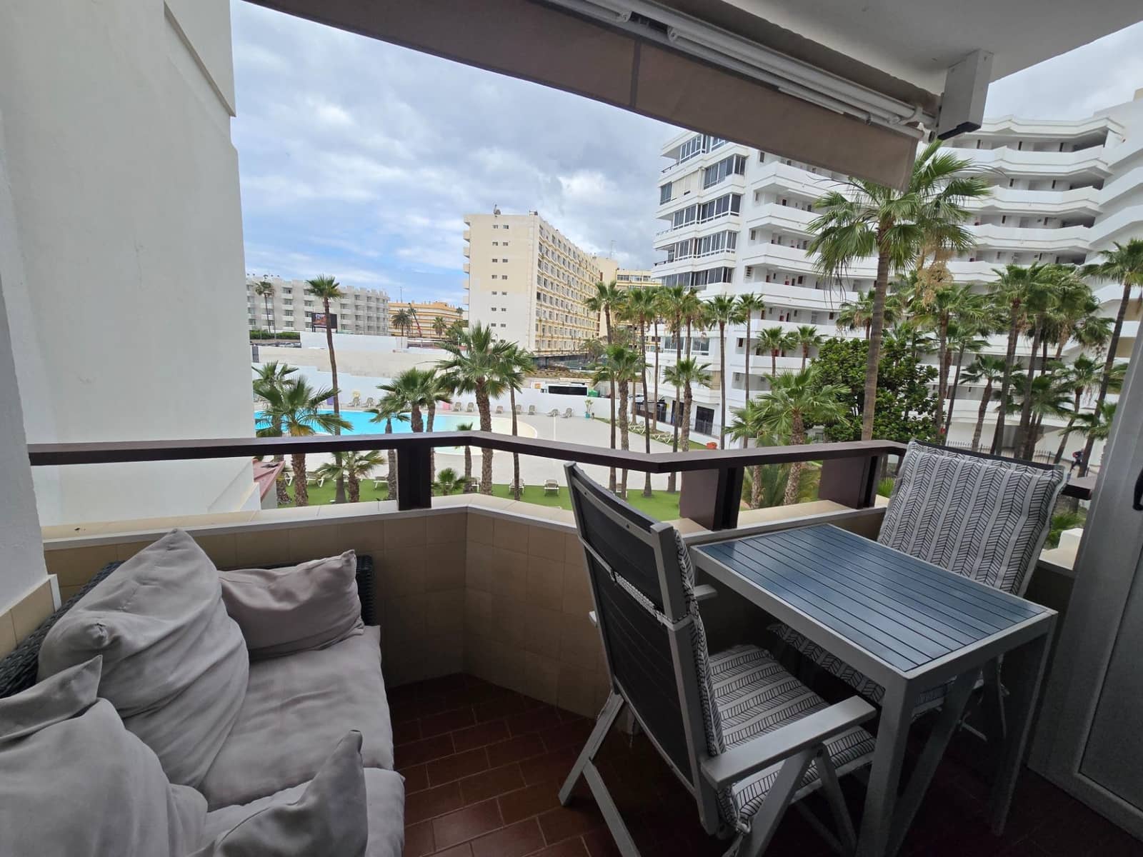 Apartamento de 2 habitaciones en Playa del Inglés en venta con piscina garaje - 260.000 € (Ref: 9818185)