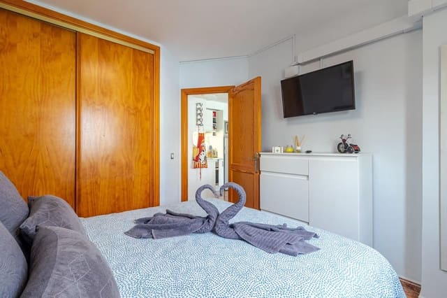 Apartamento de 2 habitaciones en Playa del Inglés, San Bartolomé de Tirajana en venta con piscina garaje - 260.000 € (Ref: 9818185)