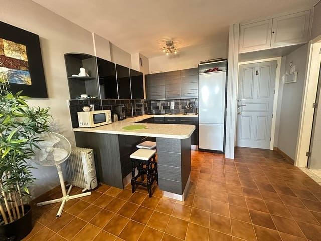 1 bedroom Apartment for sale in Playa del Inglés, San Bartolomé de Tirajana with pool - € 249,000 (Ref: 9833631)