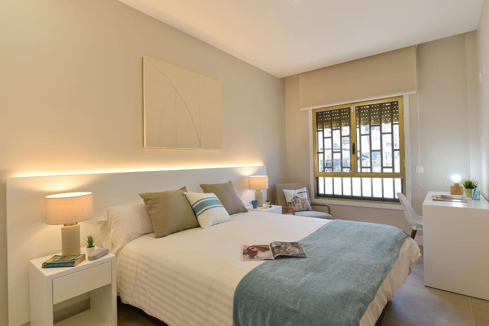 2 bedroom Apartment for rent in Las Palmas de Gran Canaria - € 2,000 (Ref: 9849332)