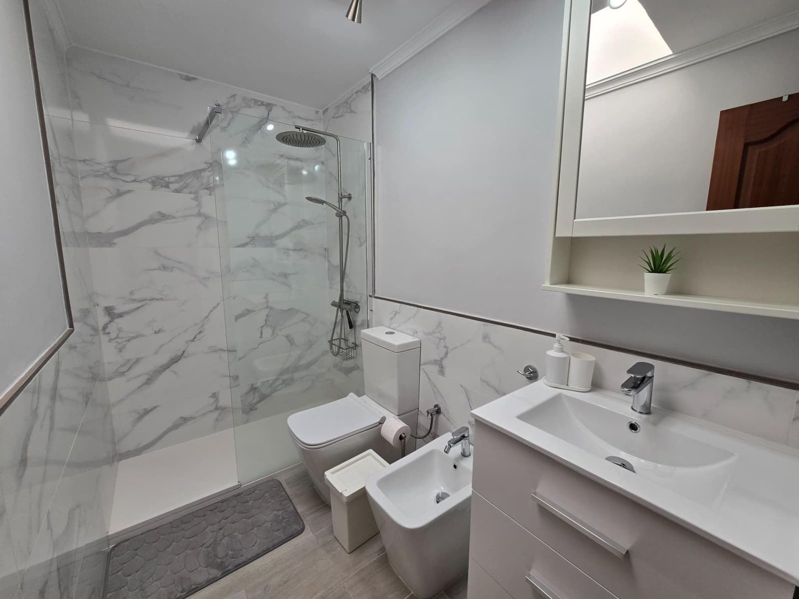 Apartamento de 2 habitaciones en Puerto Rico en alquiler con piscina garaje - 1.500 € (Ref: 9861854)