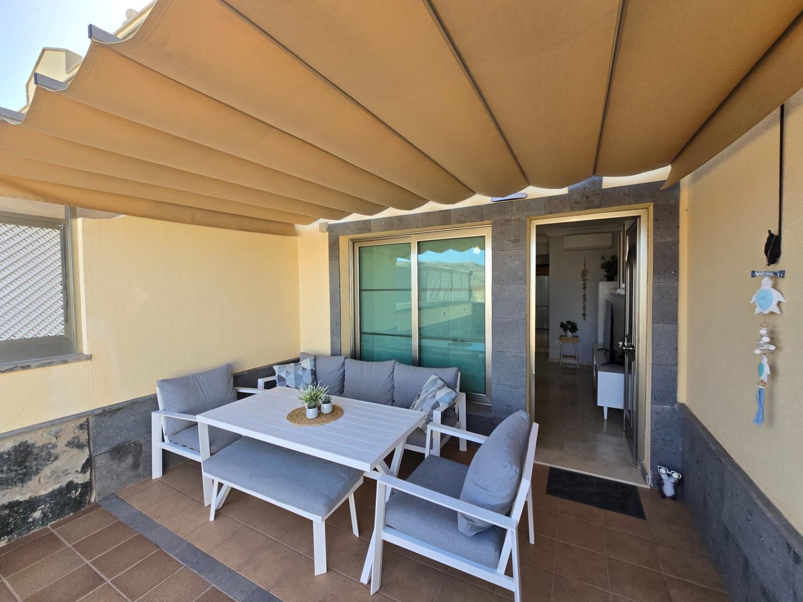 Apartamento de 2 habitaciones en Puerto Rico en alquiler con piscina garaje - 1.500 € (Ref: 9861854)
