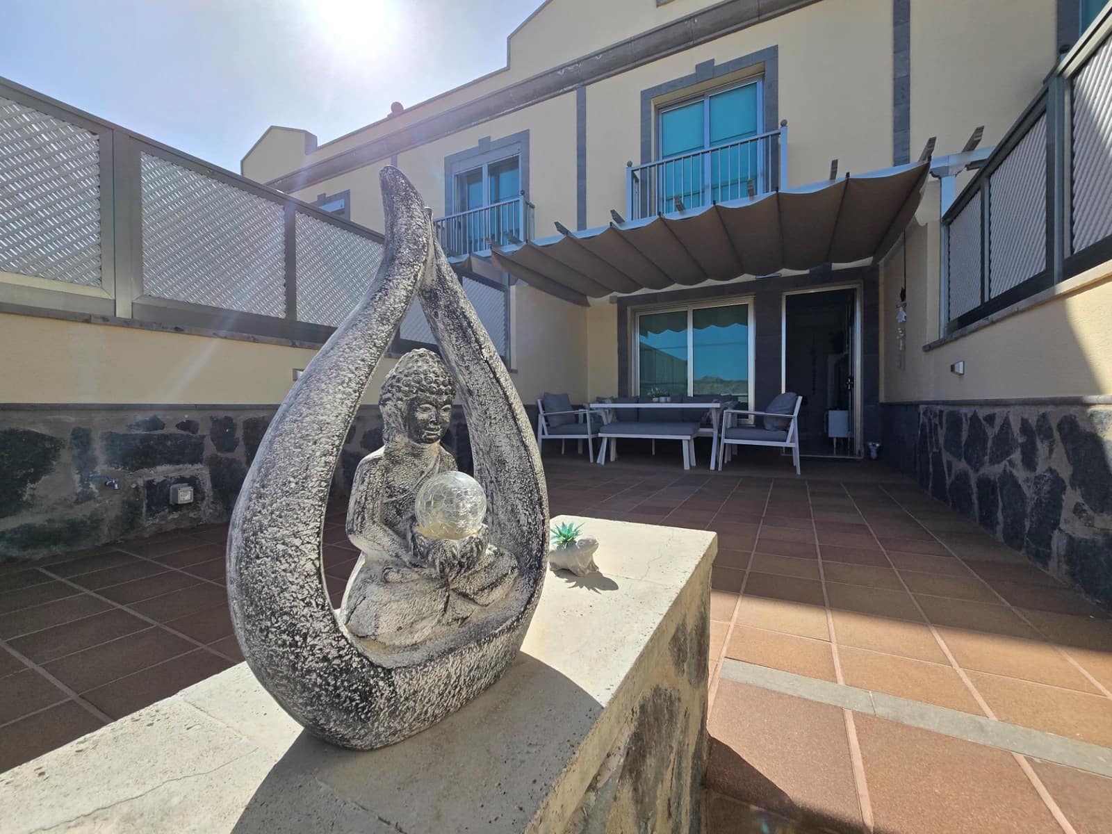 Apartamento de 2 habitaciones en Puerto Rico en alquiler con piscina garaje - 1.500 € (Ref: 9861854)