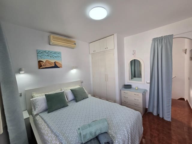 1 makuuhuone Huoneisto vuokrattavana paikassa Maspalomas, San Bartolomé de Tirajana mukana uima-altaan - 1 050 € (Ref: 9865160)