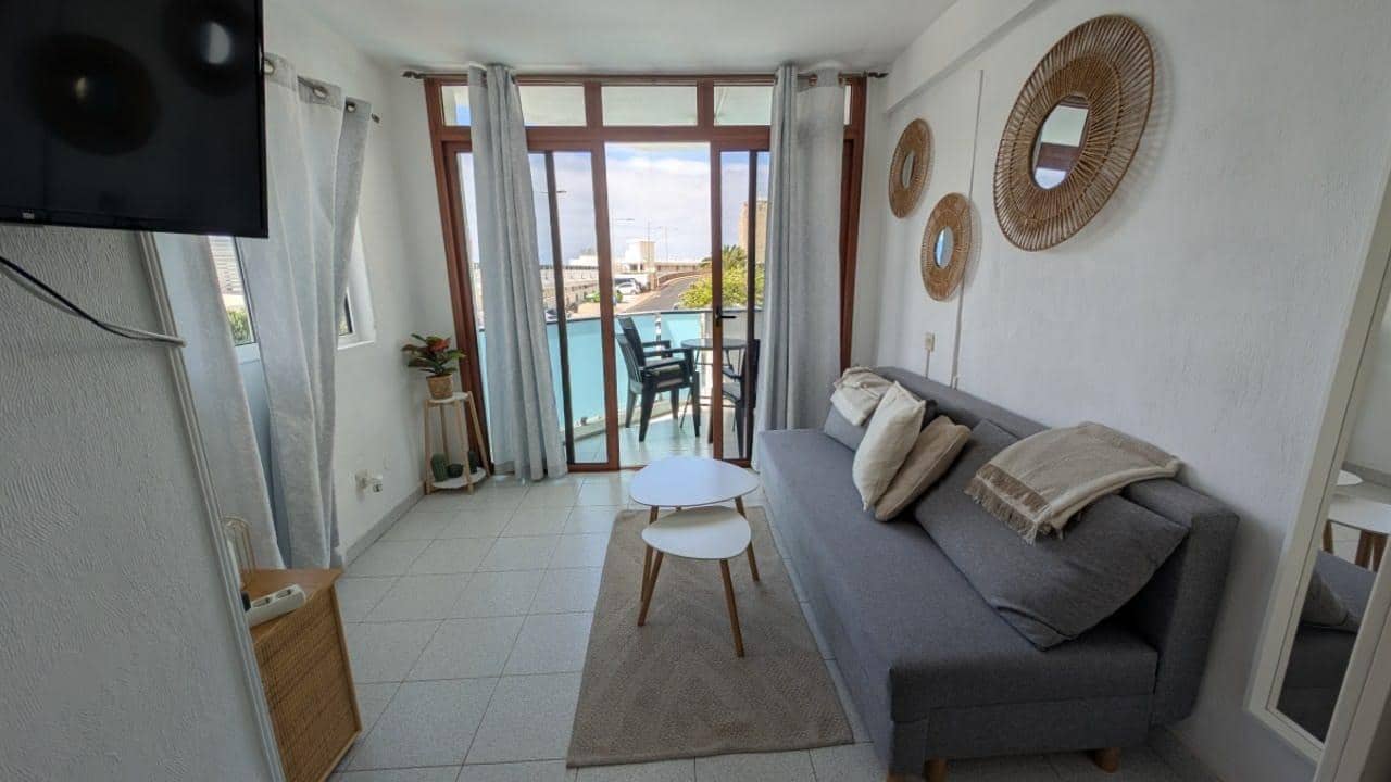 1 slaapkamer Appartement te huur in Puerto Rico met zwembad - € 950 (Ref: 9890360)