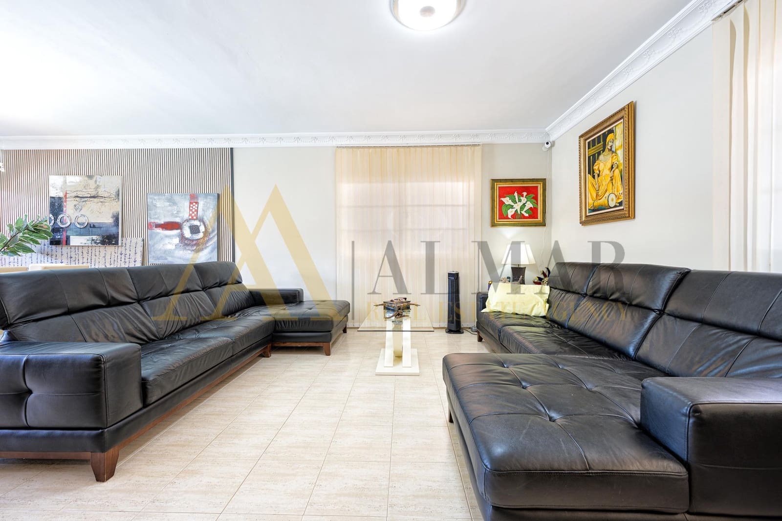 3 sypialnia Willa na sprzedaż w Sonneland z basenem garażem - 1 060 000 € (Ref: 9890361)