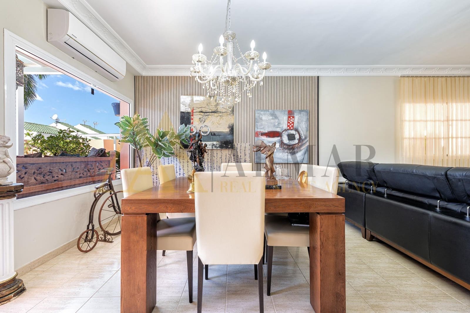 3 sypialnia Willa na sprzedaż w Sonneland z basenem garażem - 1 060 000 € (Ref: 9890361)