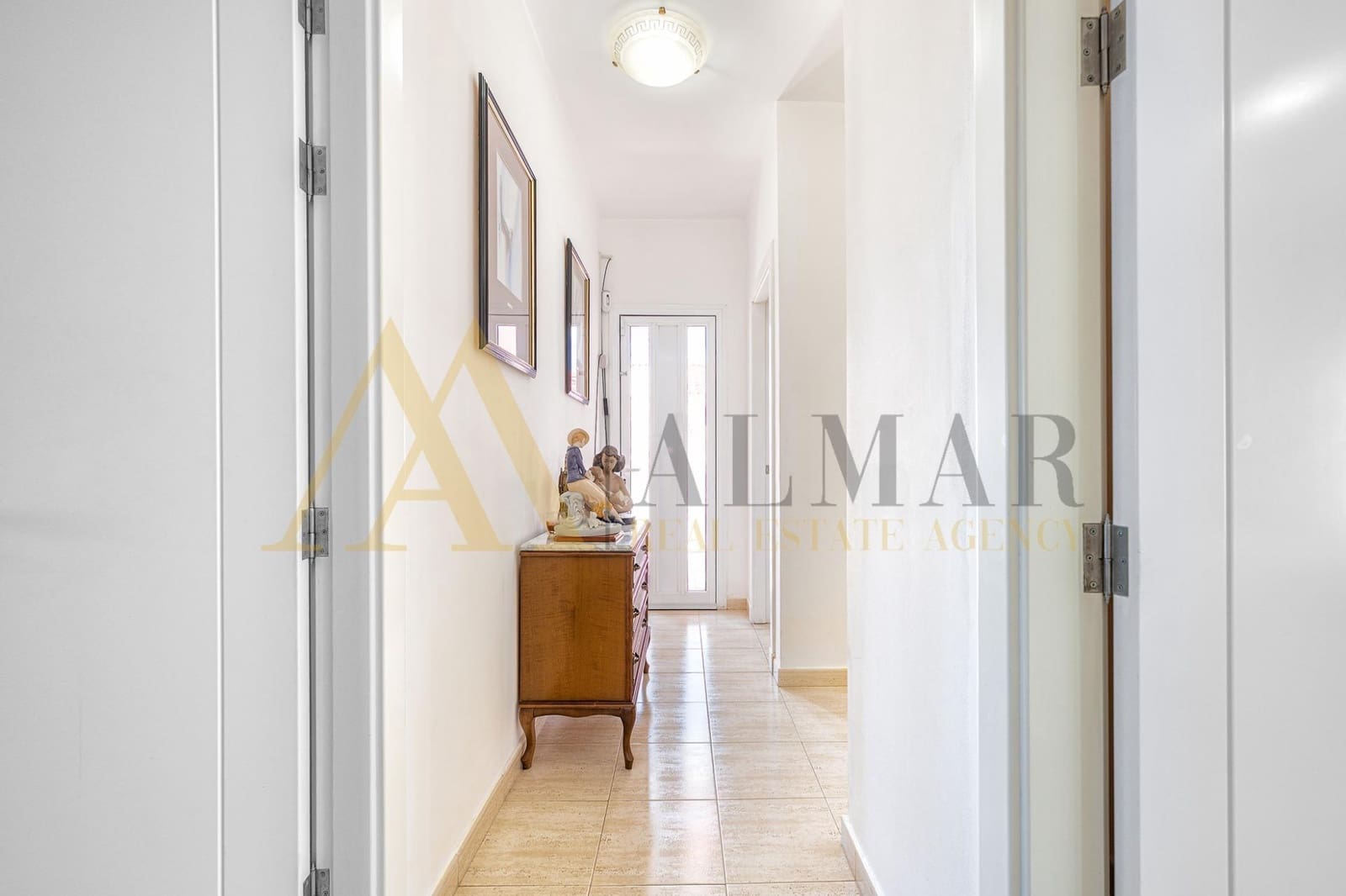 3 sypialnia Willa na sprzedaż w Sonneland z basenem garażem - 1 060 000 € (Ref: 9890361)