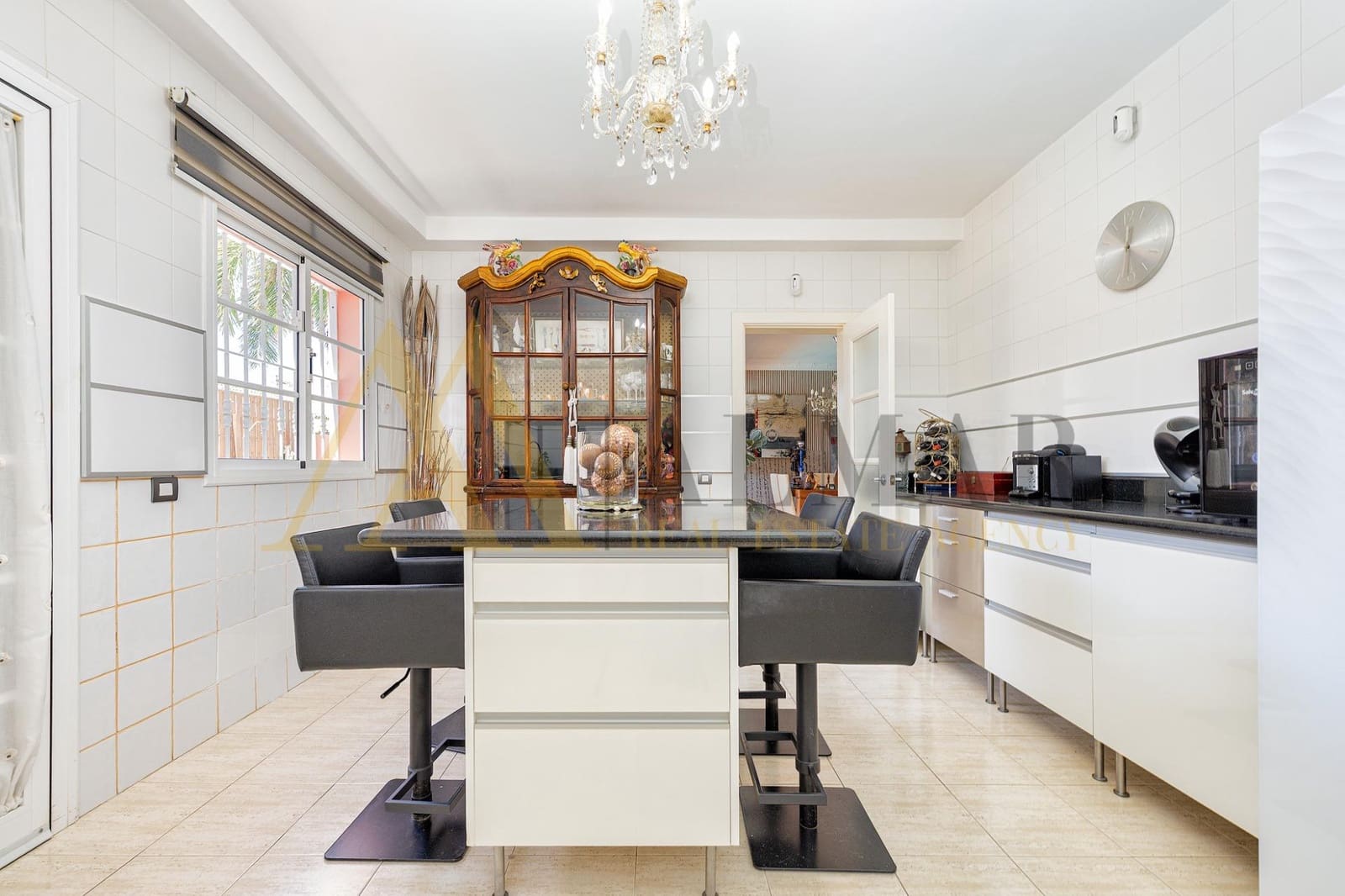 3 sypialnia Willa na sprzedaż w Sonneland z basenem garażem - 1 060 000 € (Ref: 9890361)