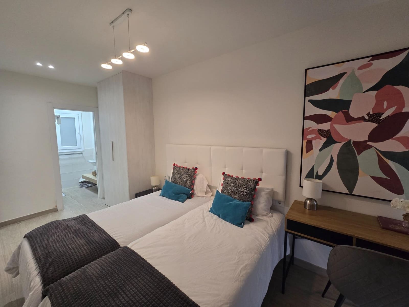 2 sovrum Lägenhet att hyra i Las Palmas de Gran Canaria med garage - 2 200 € (Ref: 9907578)