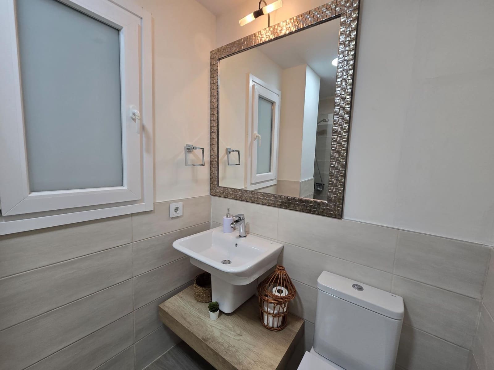 2 sovrum Lägenhet att hyra i Las Palmas de Gran Canaria med garage - 2 200 € (Ref: 9907578)