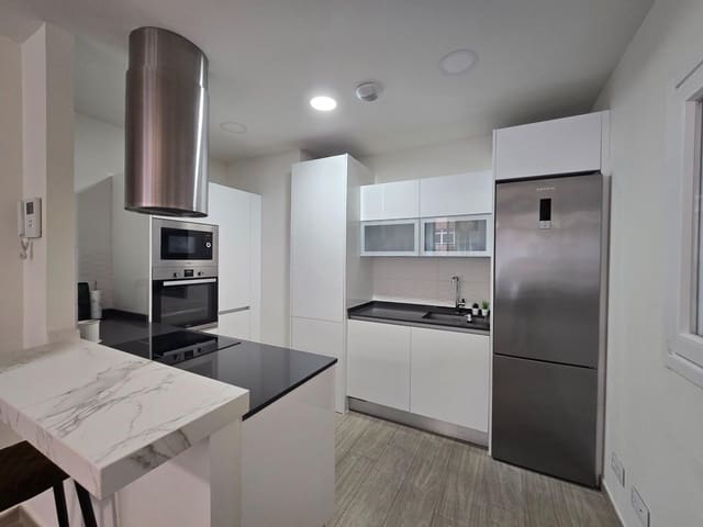 2 sovrum Lägenhet att hyra i Las Palmas de Gran Canaria med garage - 2 200 € (Ref: 9907578)