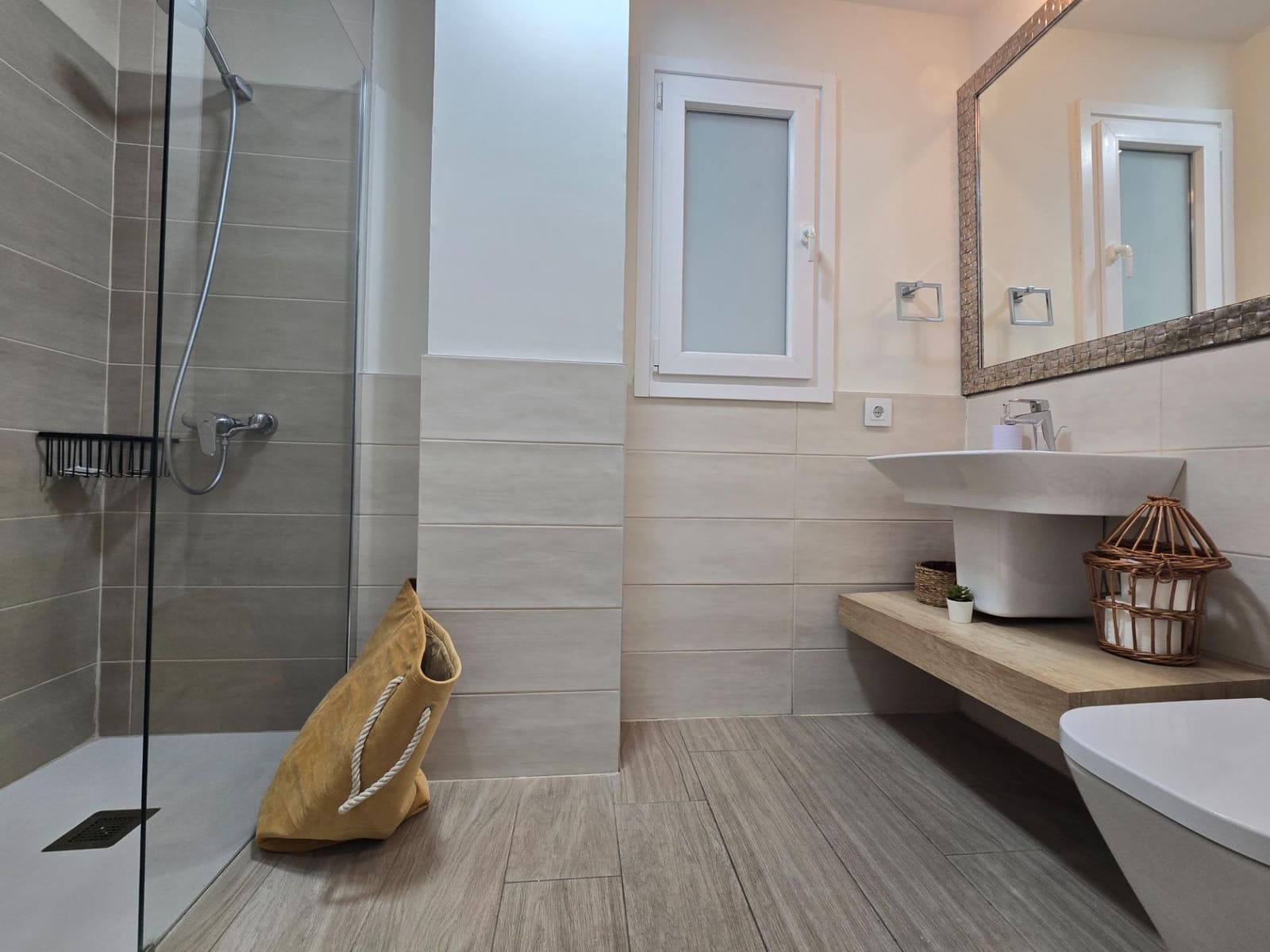 2 sovrum Lägenhet att hyra i Las Palmas de Gran Canaria med garage - 2 200 € (Ref: 9907578)