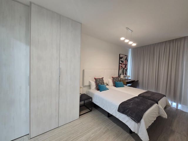 2 sovrum Lägenhet att hyra i Las Palmas de Gran Canaria med garage - 2 200 € (Ref: 9907578)