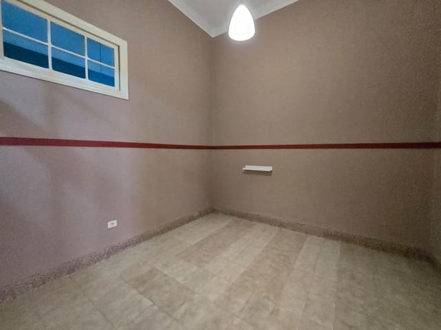 Appartement de 3 chambres à louer à Centro, Las Palmas de Gran Canaria - 1 100 € (Ref: 9913152)