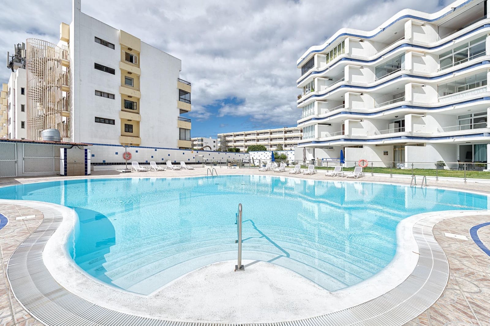 1 slaapkamer Appartement te huur in Playa del Ingles met zwembad garage - € 1.300 (Ref: 9913153)