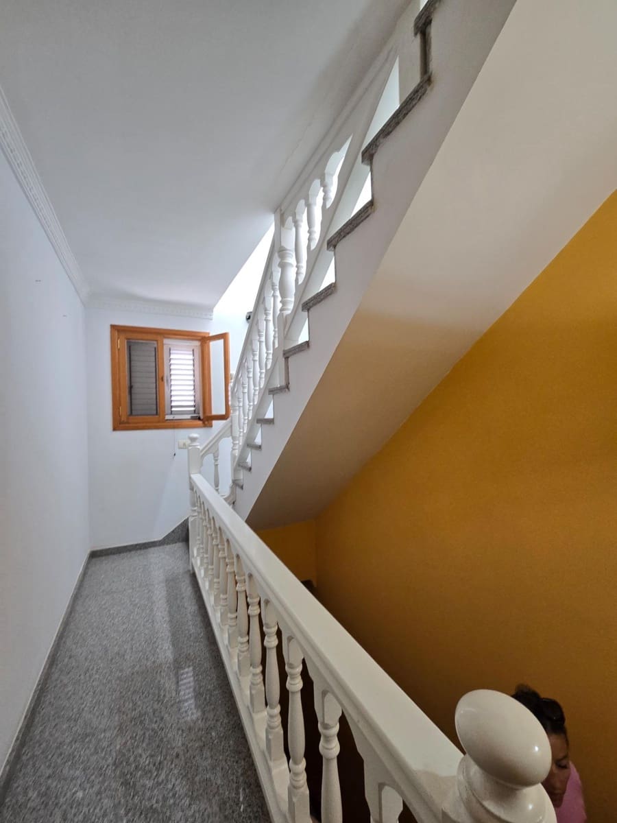 Casa de 3 habitaciones en San Bartolomé de Tirajana en venta - 395.000 € (Ref: 9915796)