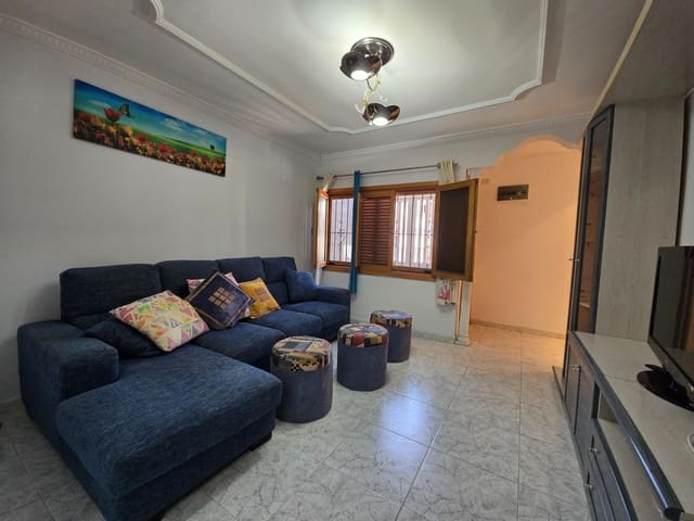 Casa de 3 habitaciones en San Bartolomé de Tirajana en venta - 395.000 € (Ref: 9915796)